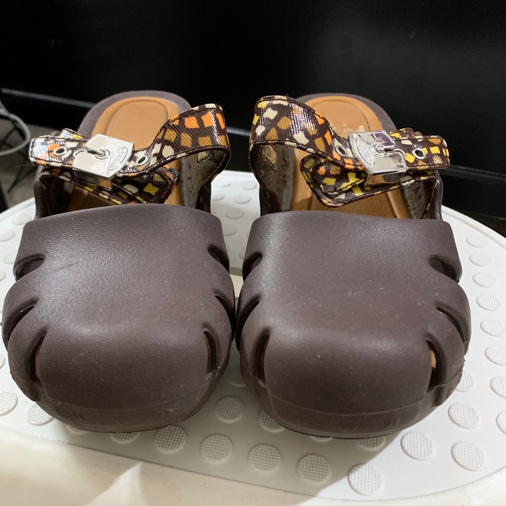 Crocs